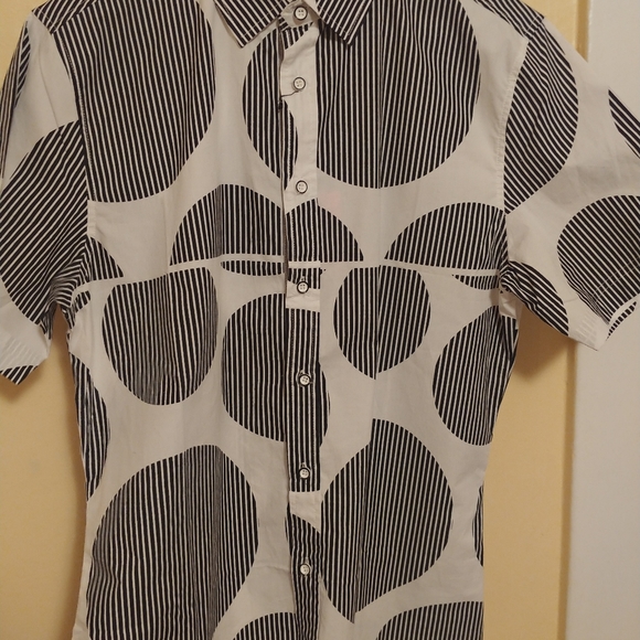 Mens Short Sleeve Button Up Large - Picture 4 of 8